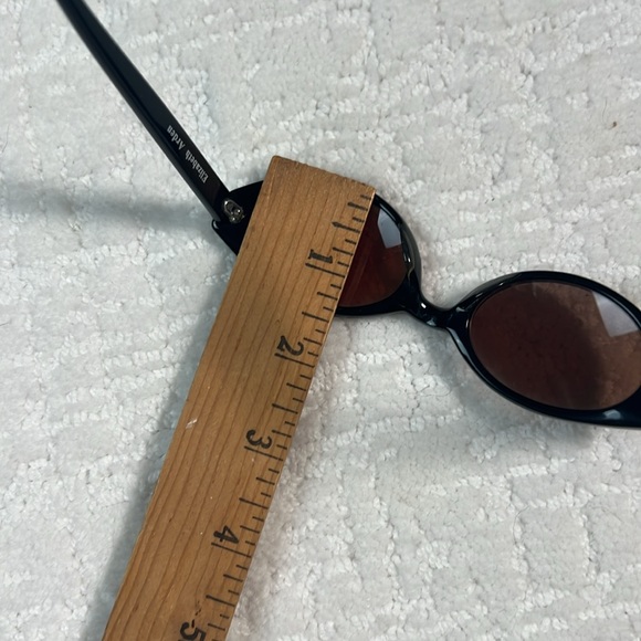 Elizabeth Arden sophisticated retro oval driving sun glasses oval black frames - Picture 5 of 6